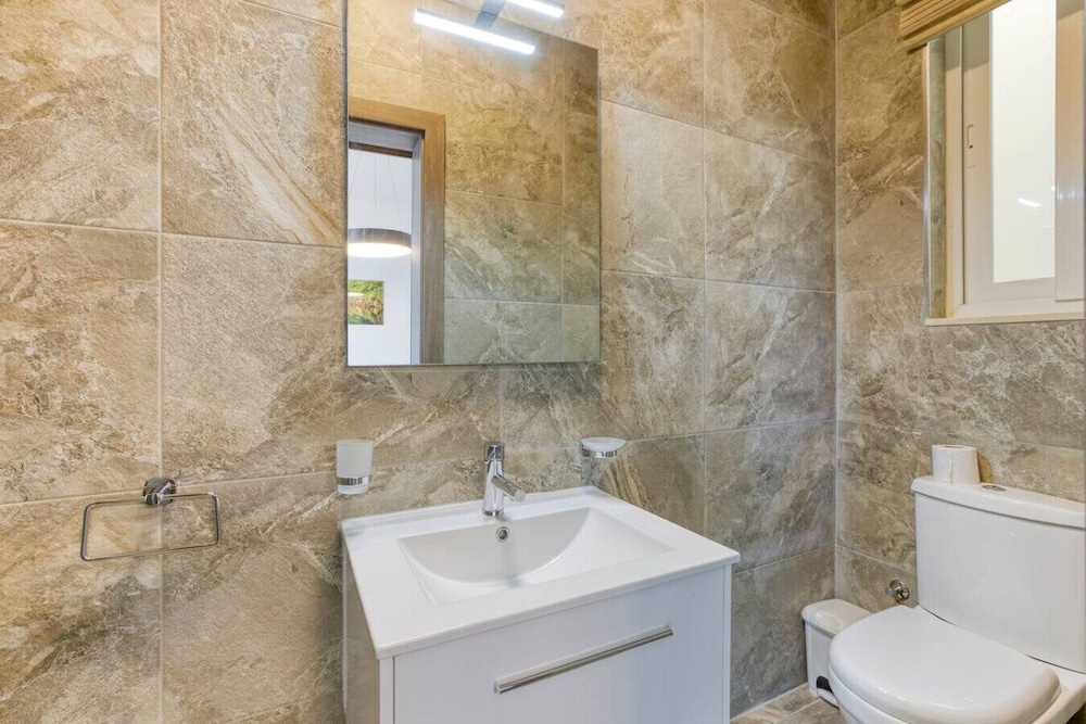 Xag ra Escape Penthouse With Views Pool Access