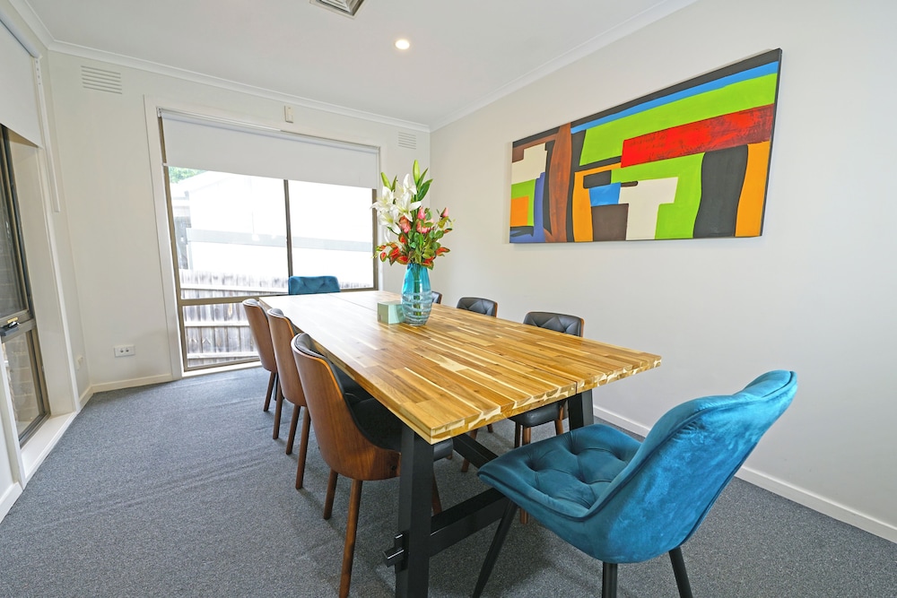 Maroondah 3BR Brick House