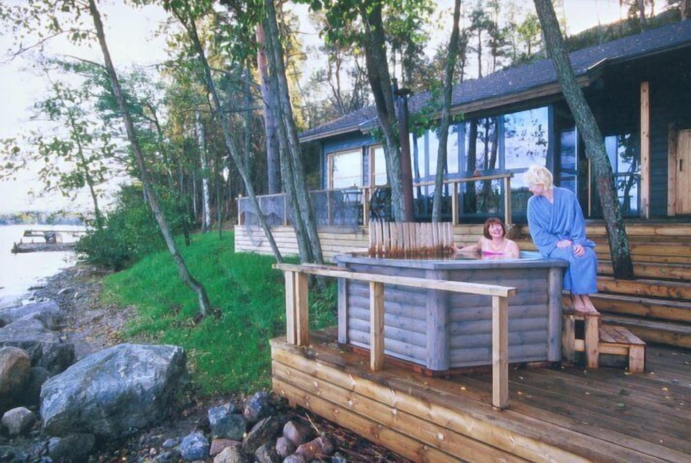 Äijälän Rusti Paratiisisaari