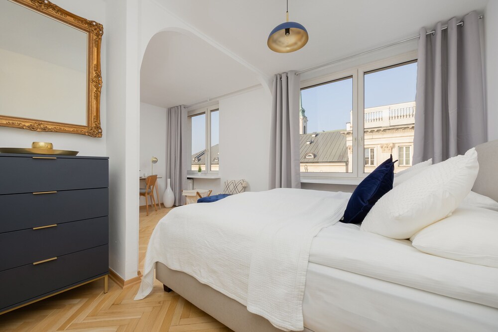 Miodowa Apartment in Warsaw by Renters view 5