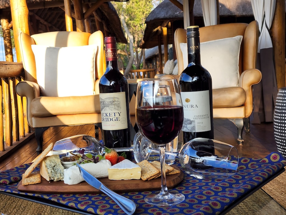 Karongwe - River Safari Lodge