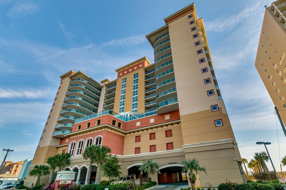 Bahama Sands by Condo-World