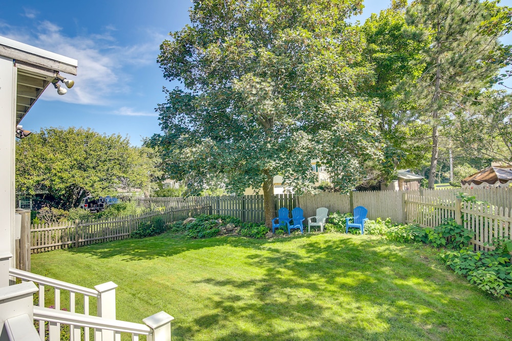 Charming Scituate Home w/ Deck - Walk to Beaches!