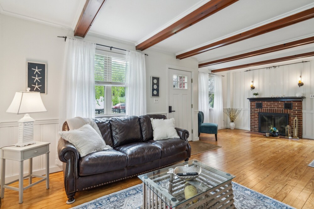 Coastal Comfort With Stunning Harbor Views 3 Bedroom Home