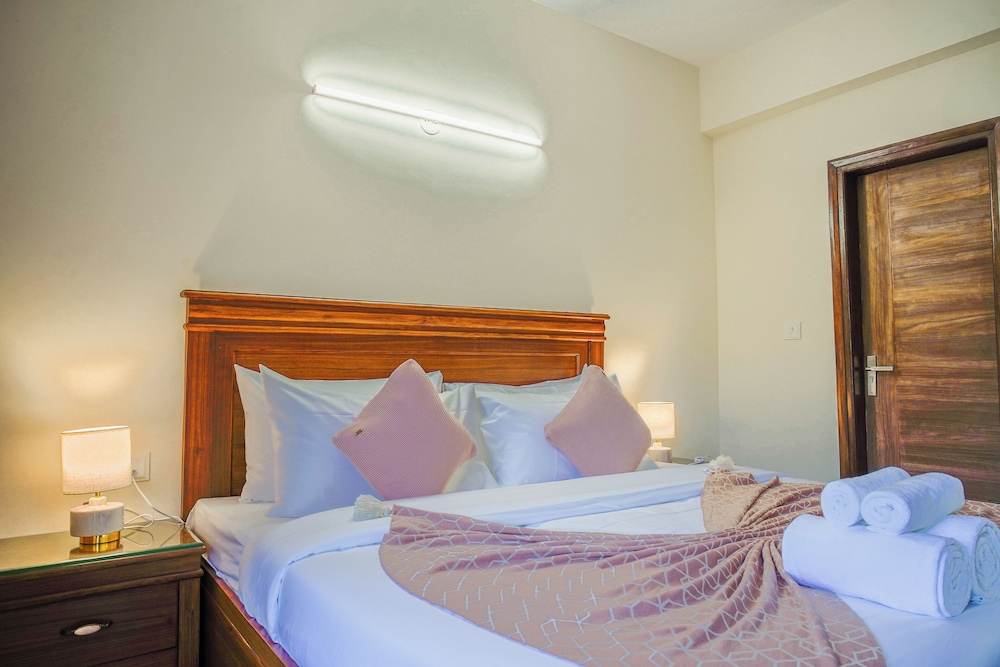Alaya Stays Veera Marina 3 BHK Apartment