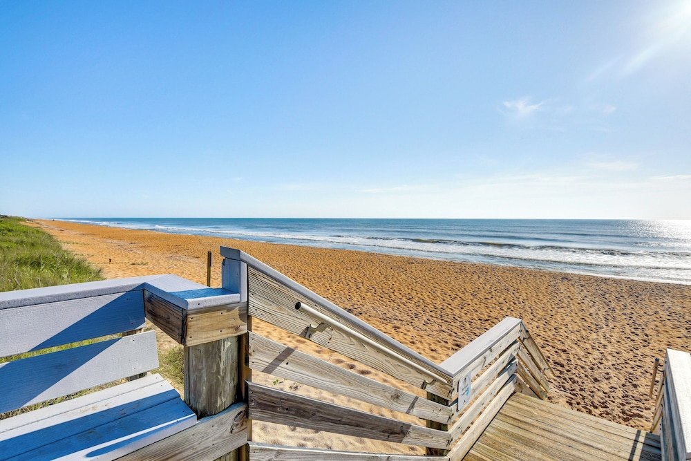 Swim, Fish & Walk to Shore: Ormond Beach Home!