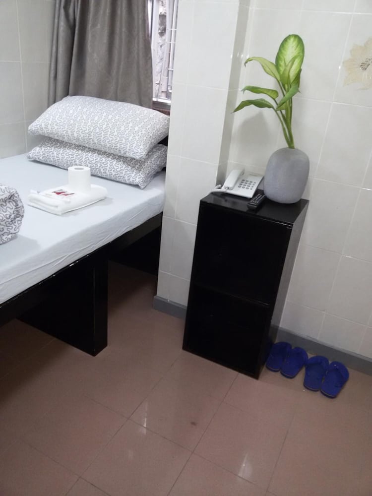 Tom's Guest House