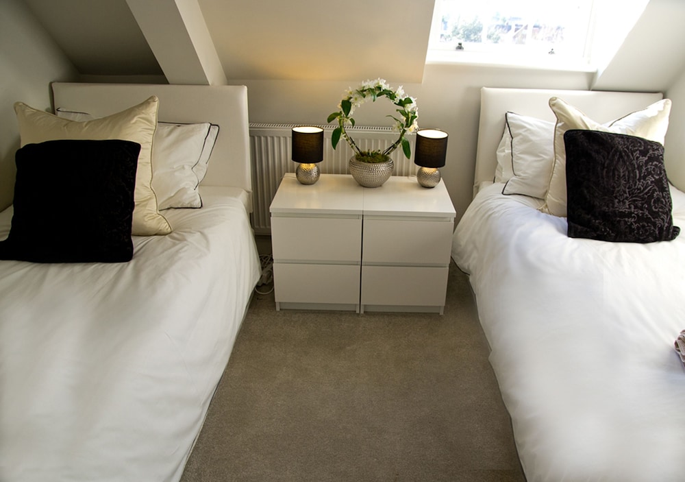 Icon Brentwood City Apartment