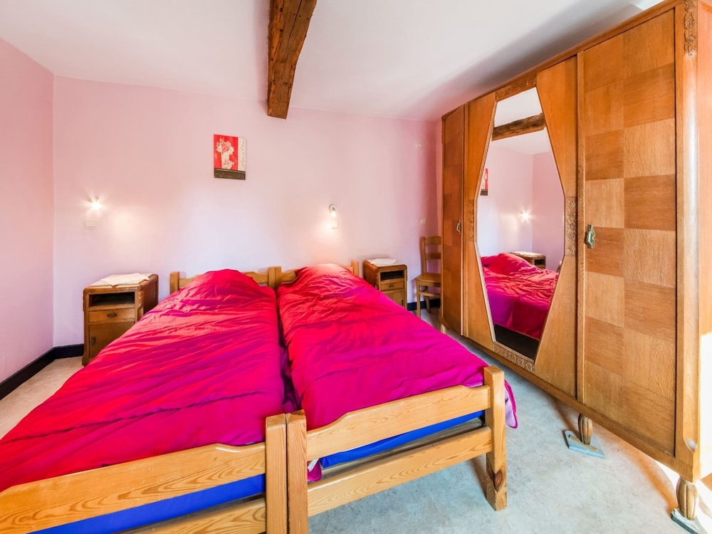 Forestside Escape for 15 Guests view 3