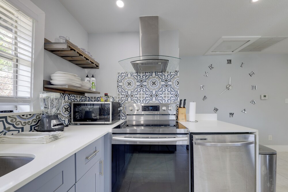 3 Mi to Beach: Home w/ Outdoor Space in Hollywood