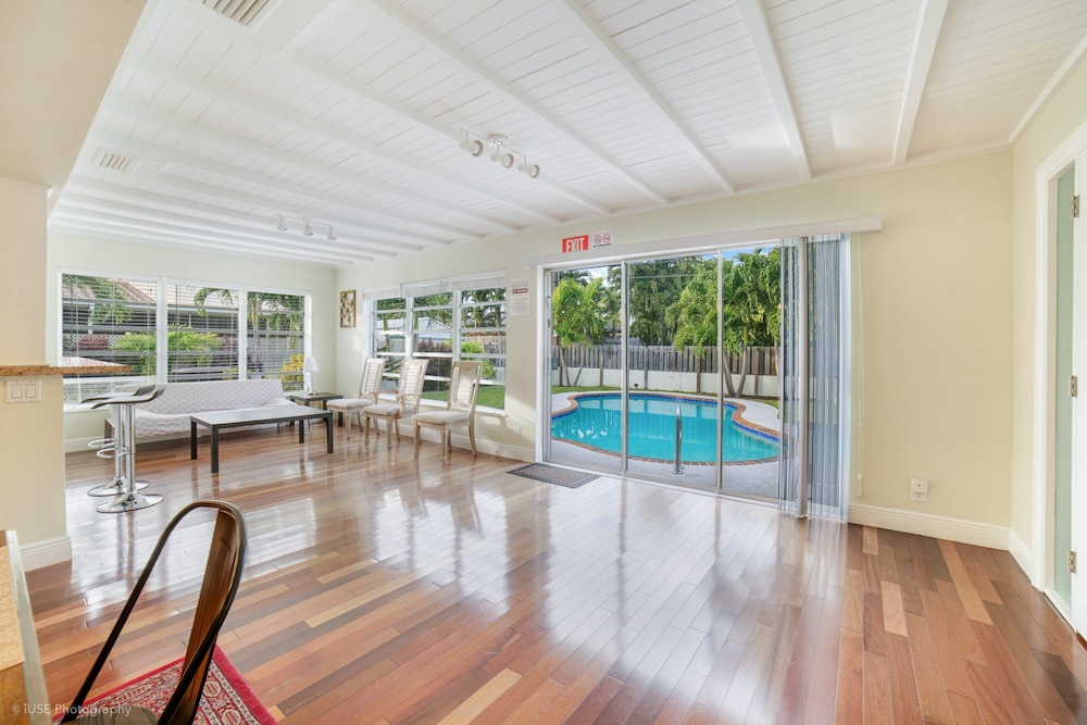 Unique Luxurious House Bright and Airy 4 BDR - Image 4