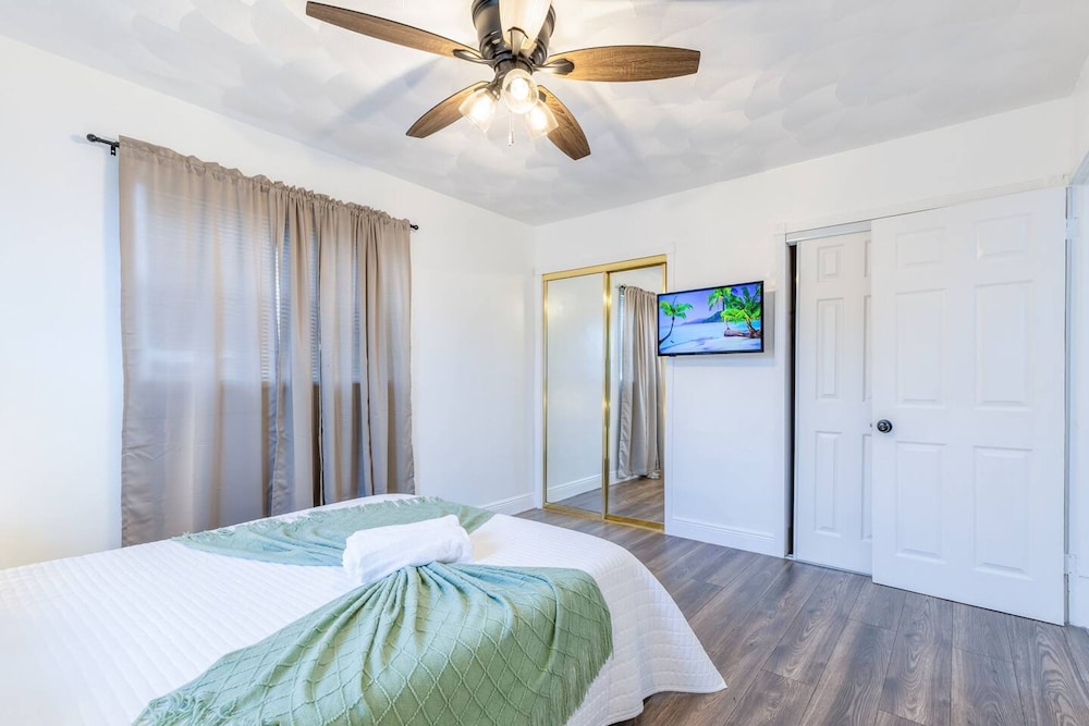 Tropical House Pool Table Jacuzzi Nearby Beach