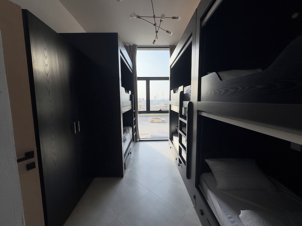 Grapeful Stay – Luxury Hostel Binghatti Avenue Tower Al Jaddaf