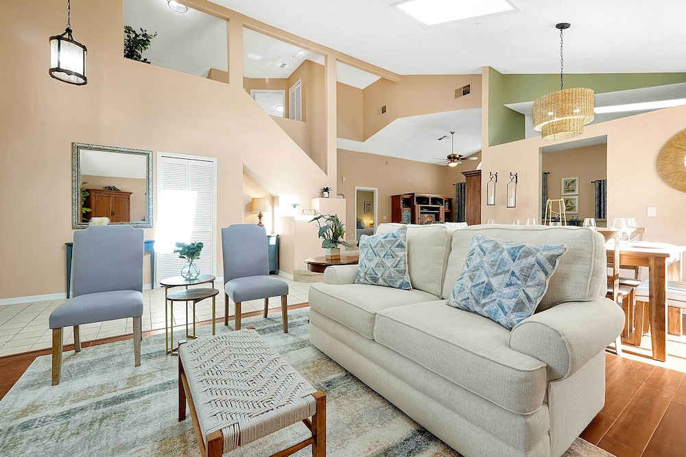 Near Disney & Universal: Family Retreat in Orlando