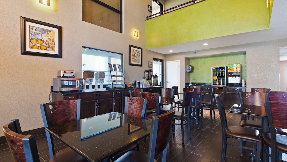 Dumas Vacations - Best Western Windsor Inn - Property Image 12