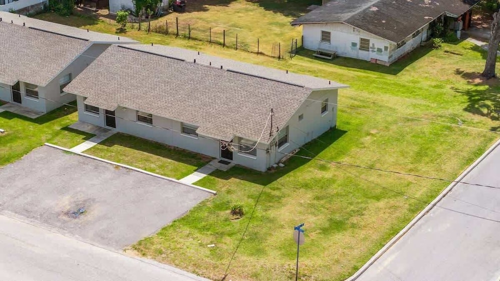 Cozy 2 Bedroom Home, Dade City! #1