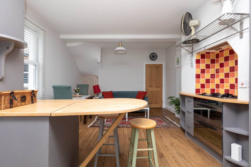 Homely 1 Bedroom Apartment in Fulham!