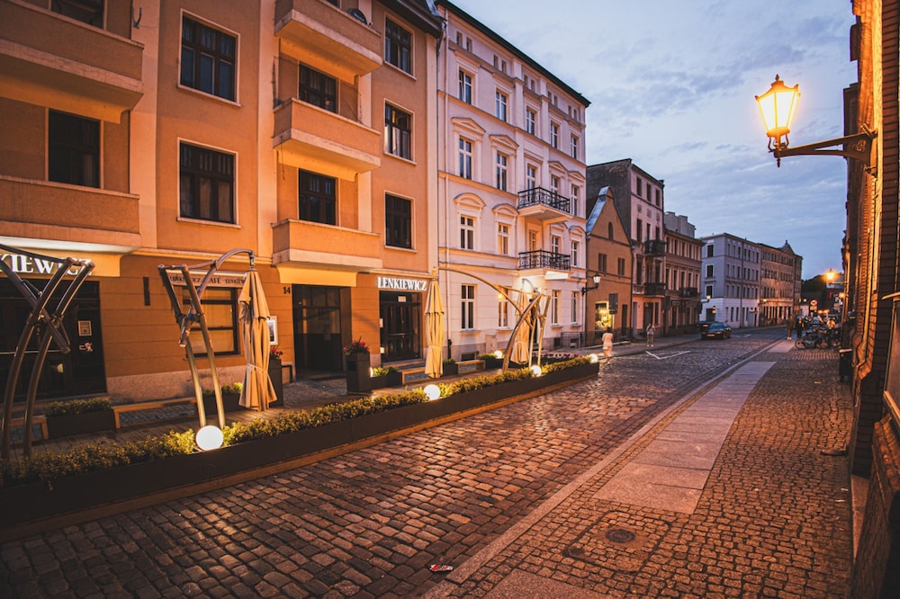 Estrella 4 Ekskluzywny Pobyt Blisko Restauracji i Kawiarni