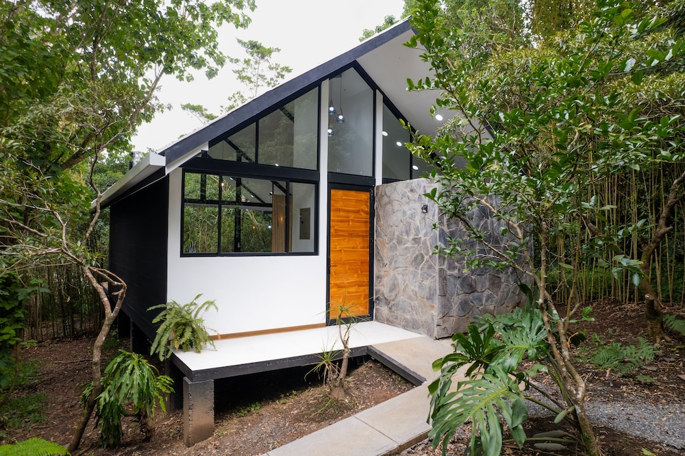 Hotel Floresta Monteverde - Image 1