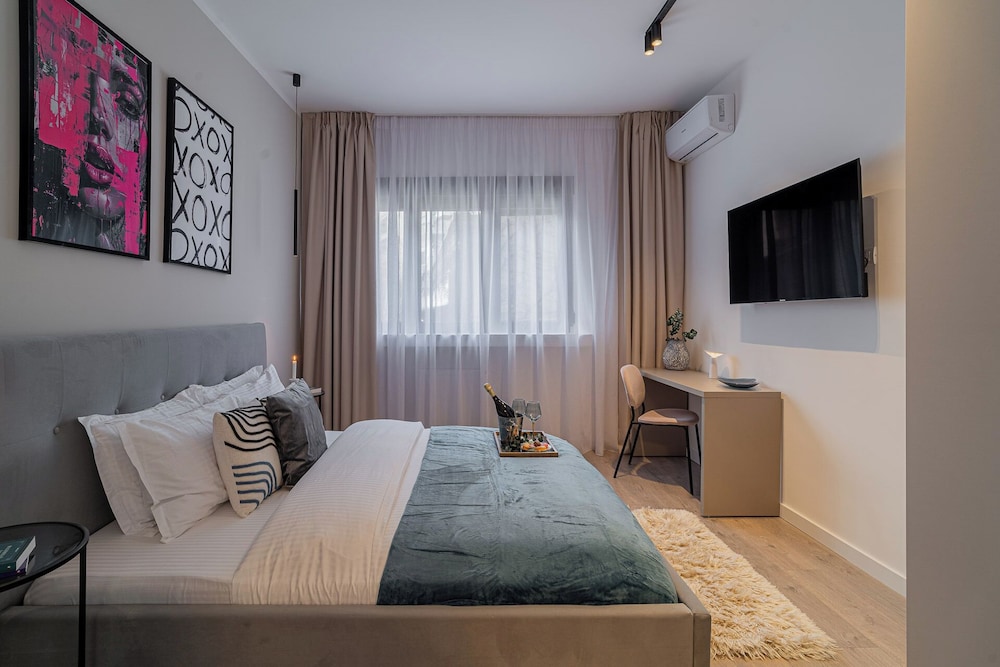 Contemporary 3-Bedroom Lofts - Modern Touches Meet Classic Elegance by Calea Victoriei