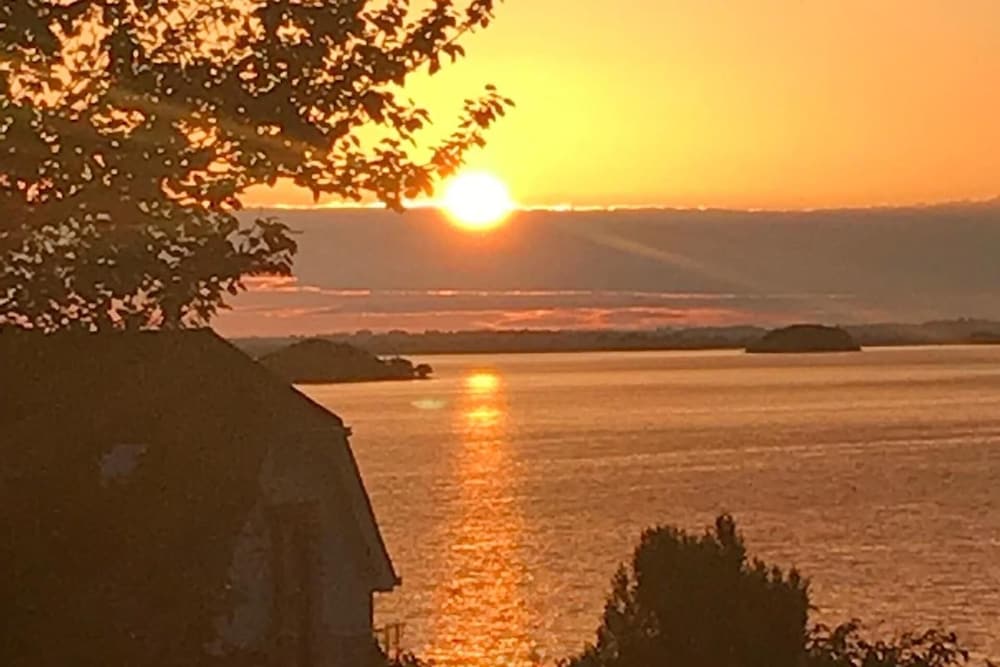 Lakeside Apartment Retreat in Oughterard Connemara