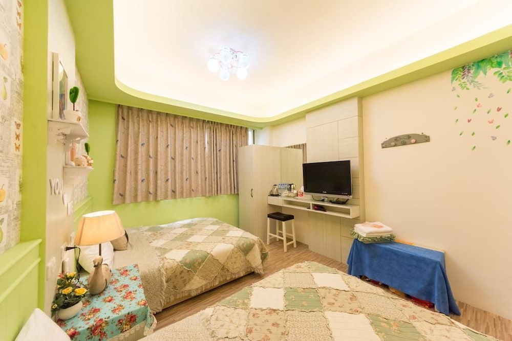 Sunrise Champs Hostel