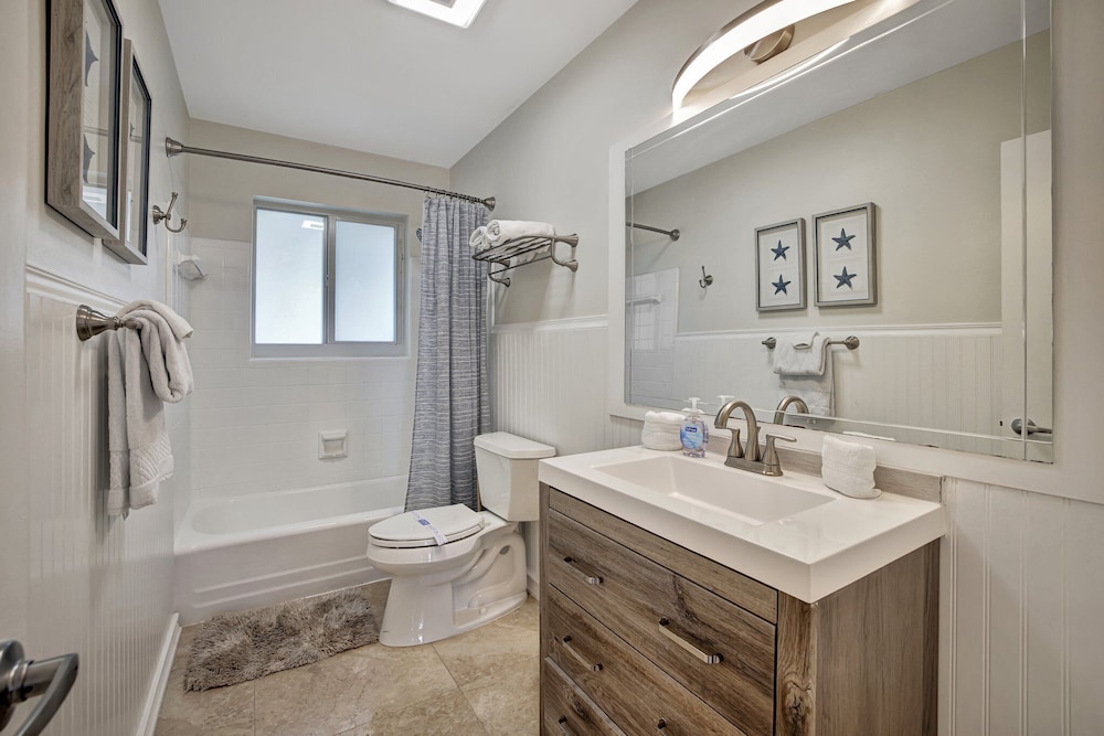 Beach Duplex 3br Manor with Heated Pool