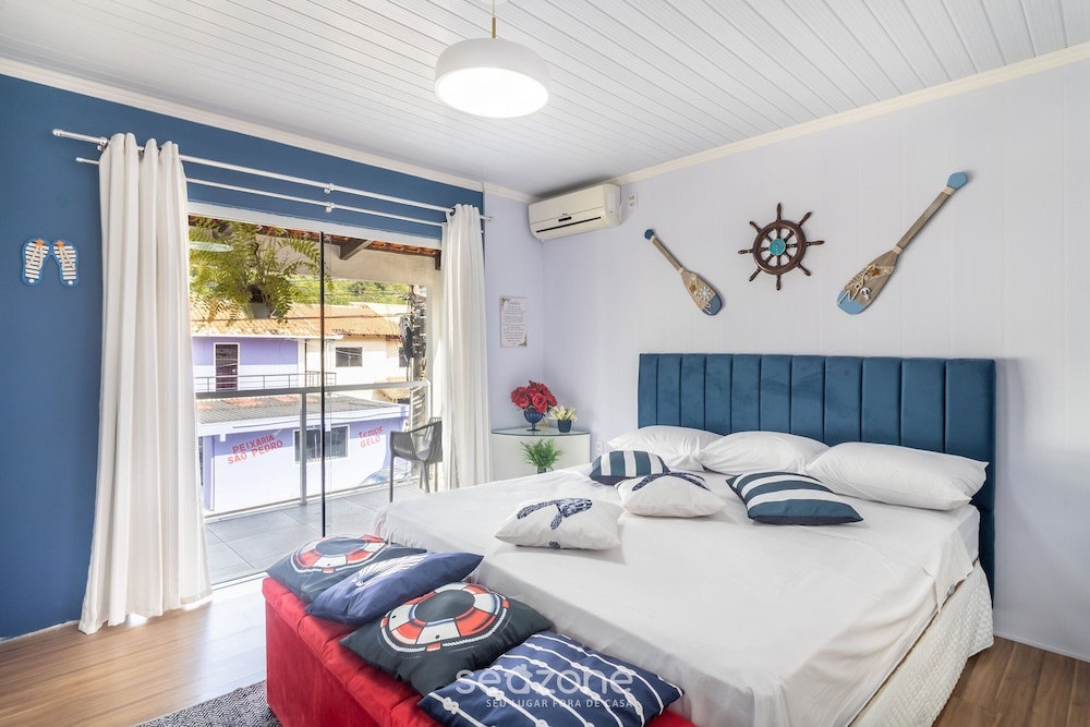 Apt w/ Balcony, 3 Bedrooms Close to Beach Rsu3842