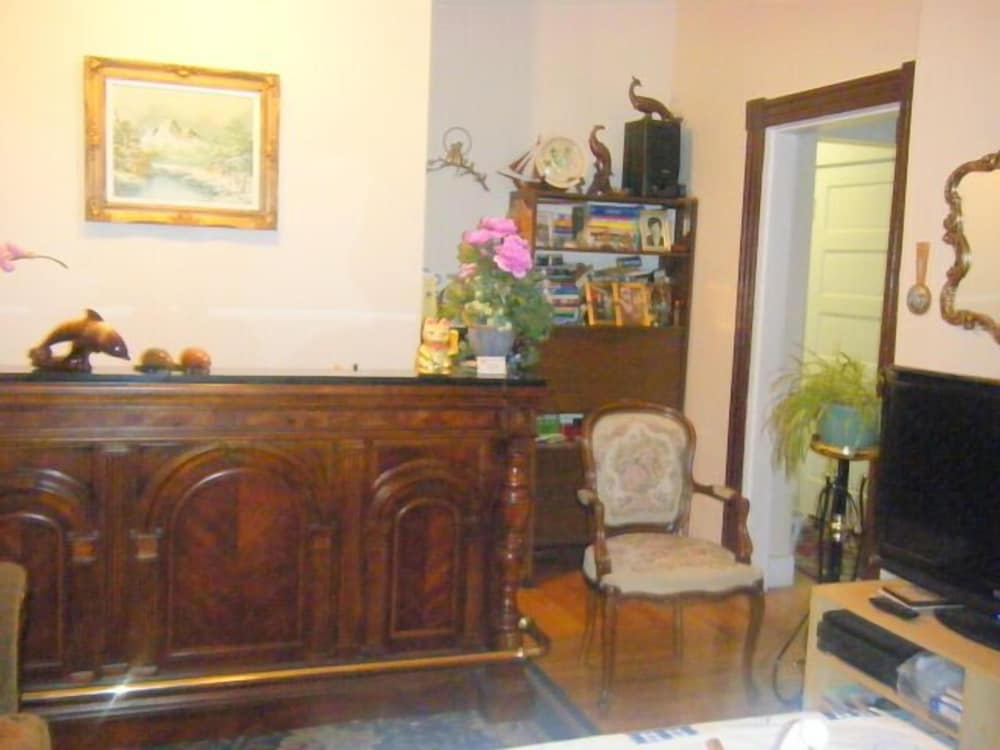 Glory Inn Downtown Moncton - Image 2