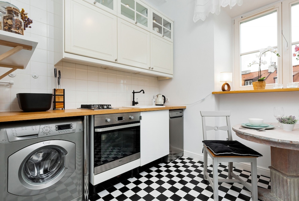 Mariensztat Warsaw by Renters view 3