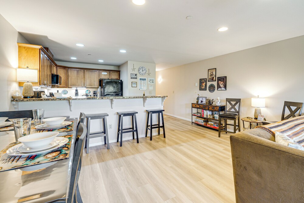 23-mile Canal On-site: Condo in Ocean Shores!