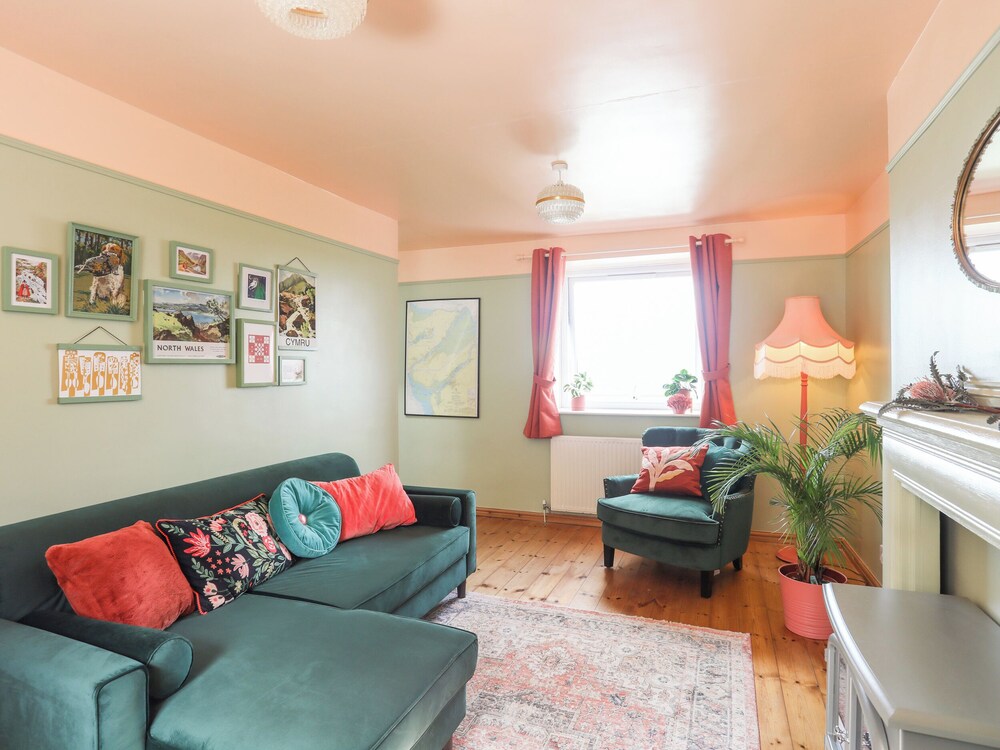 12 Brynffynnon