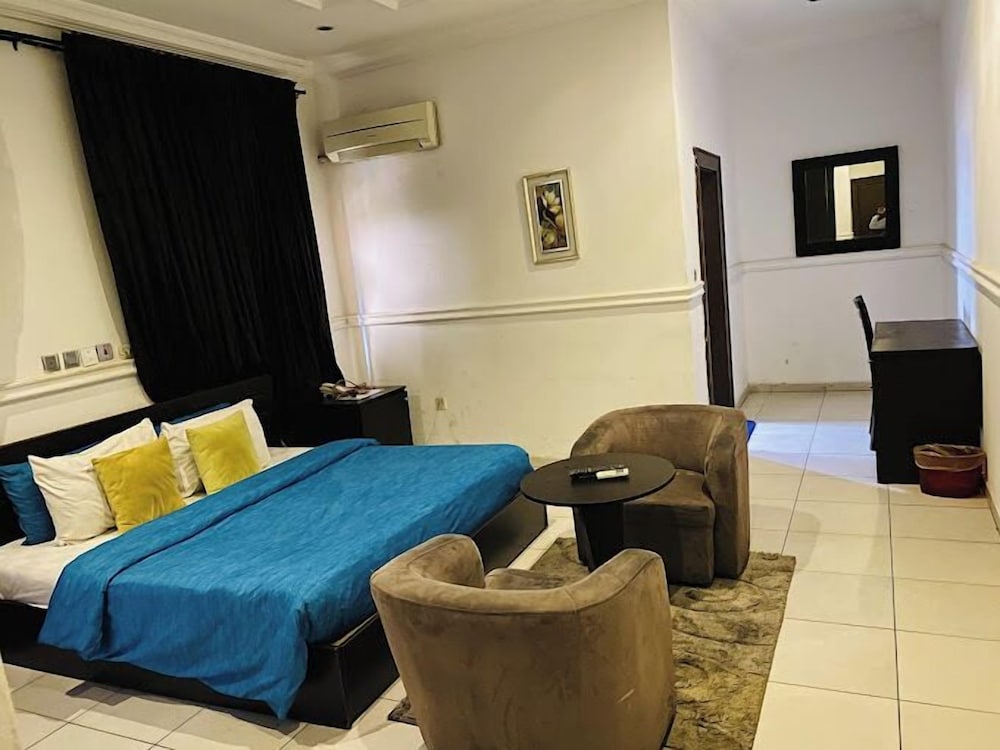 Davvy Hotel and Apartments view 4