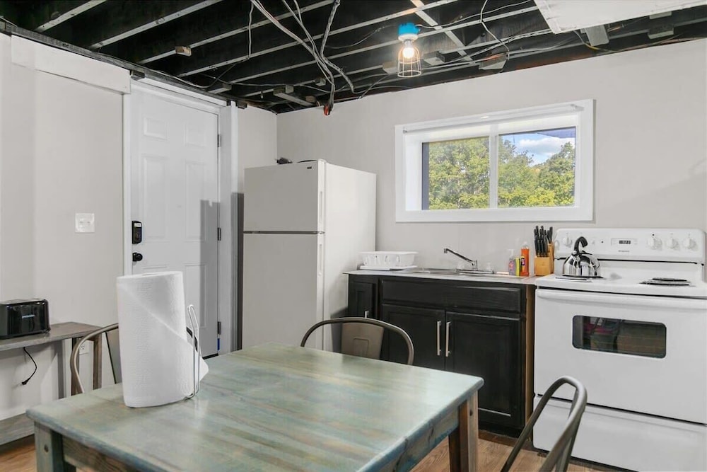 Broadmoor Bungalow - Both Units