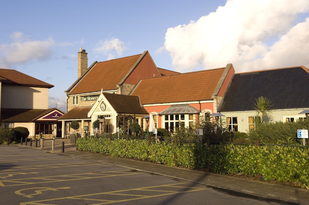 Premier Inn Haydock Park/M6 J23, photo 13