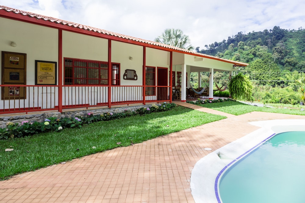 Hotel Hacienda Venecia Main House & Coffee Lodge - Image 1