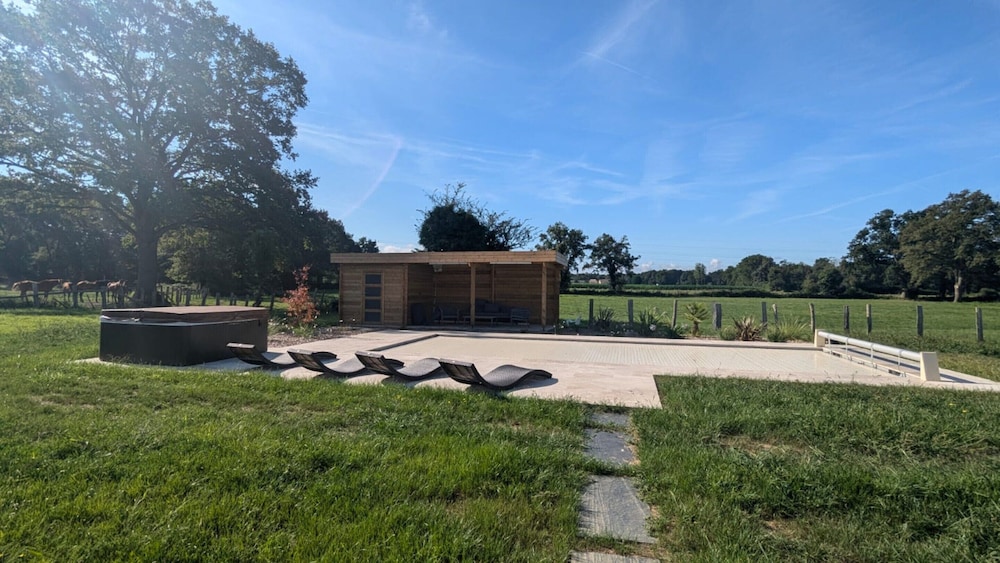Villa in Monce-en-belin Near Le Mans Circuit