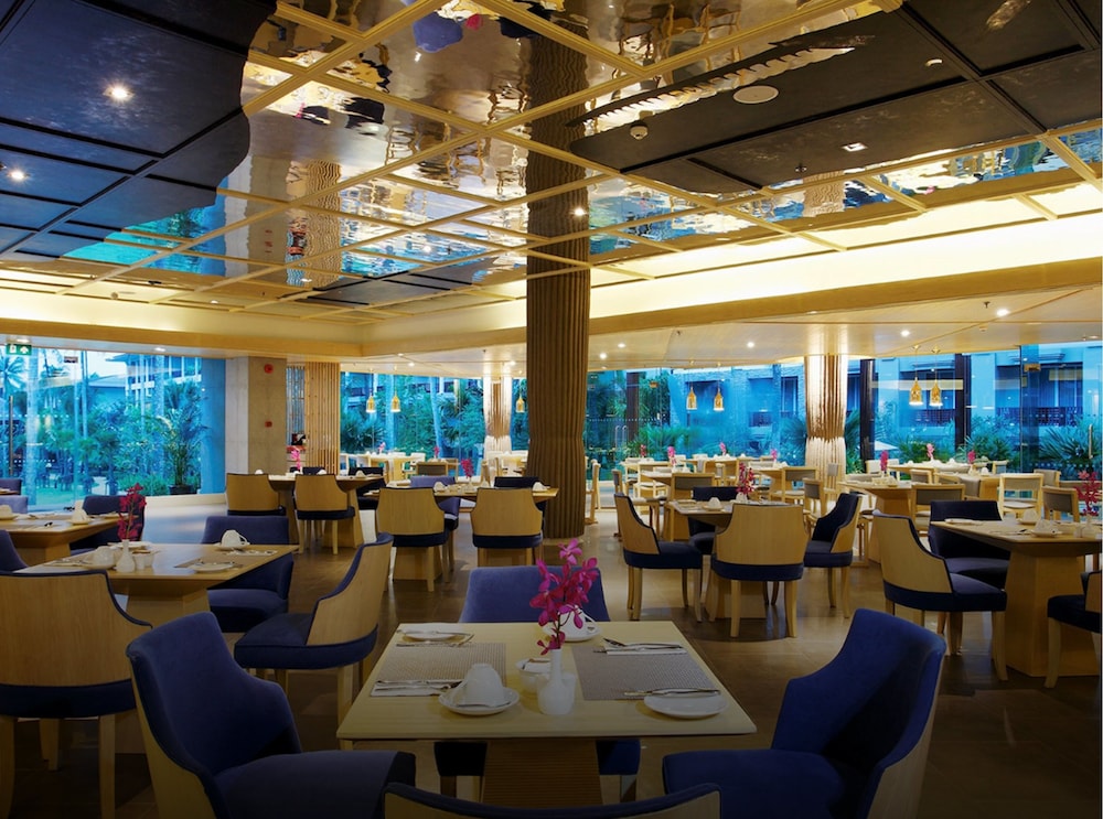 Graceland Khaolak Beach Resort