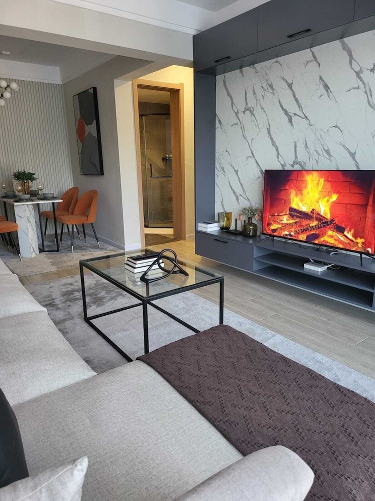 leo residence