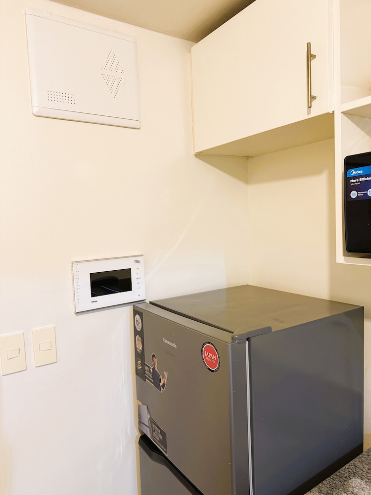 Holland Park Condominium