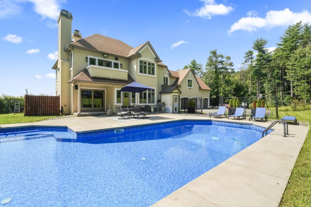Hidden Retreat 4-homes 134 Acres