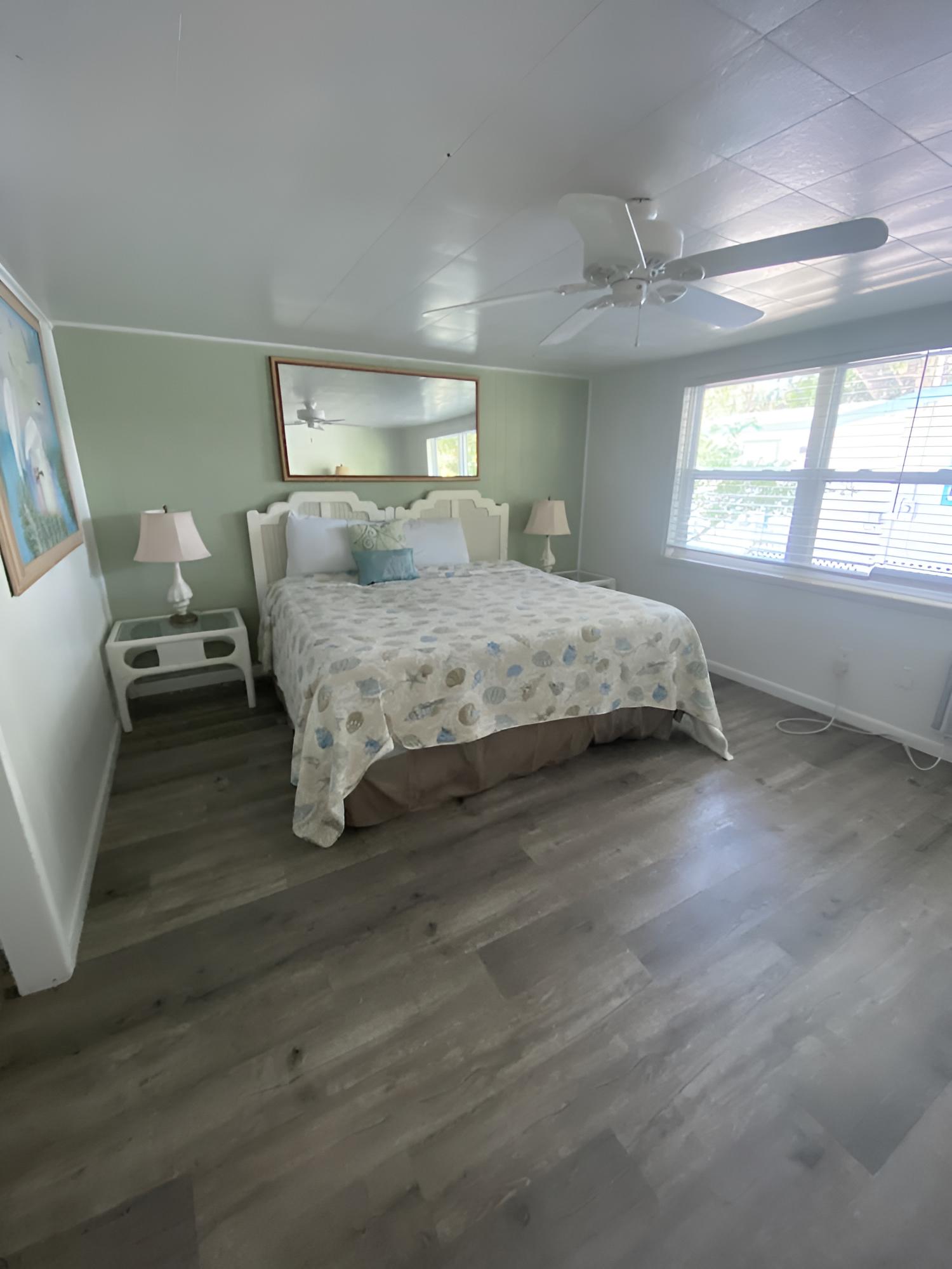 Tropical Winds Motel & Cottages
