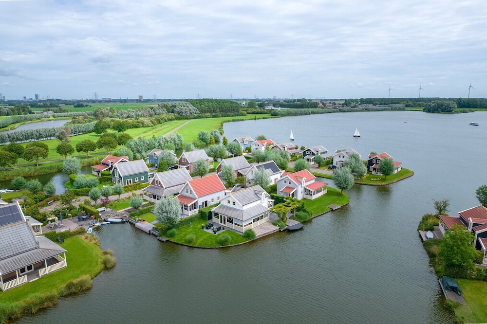 Bungalow in South Holland With Private Jetty