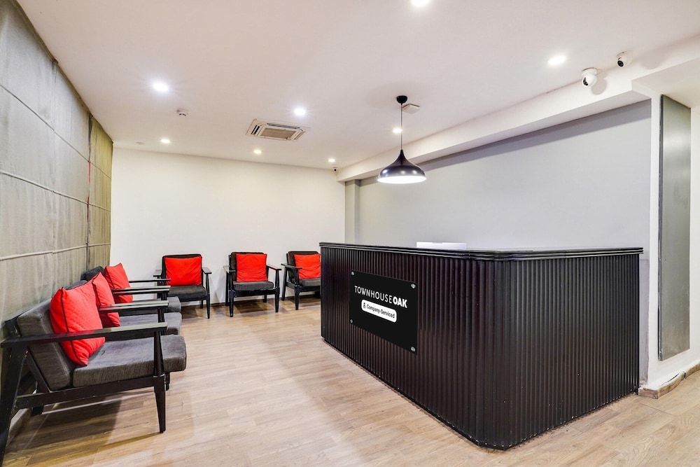 Super Townhouse Oak Indiranagar