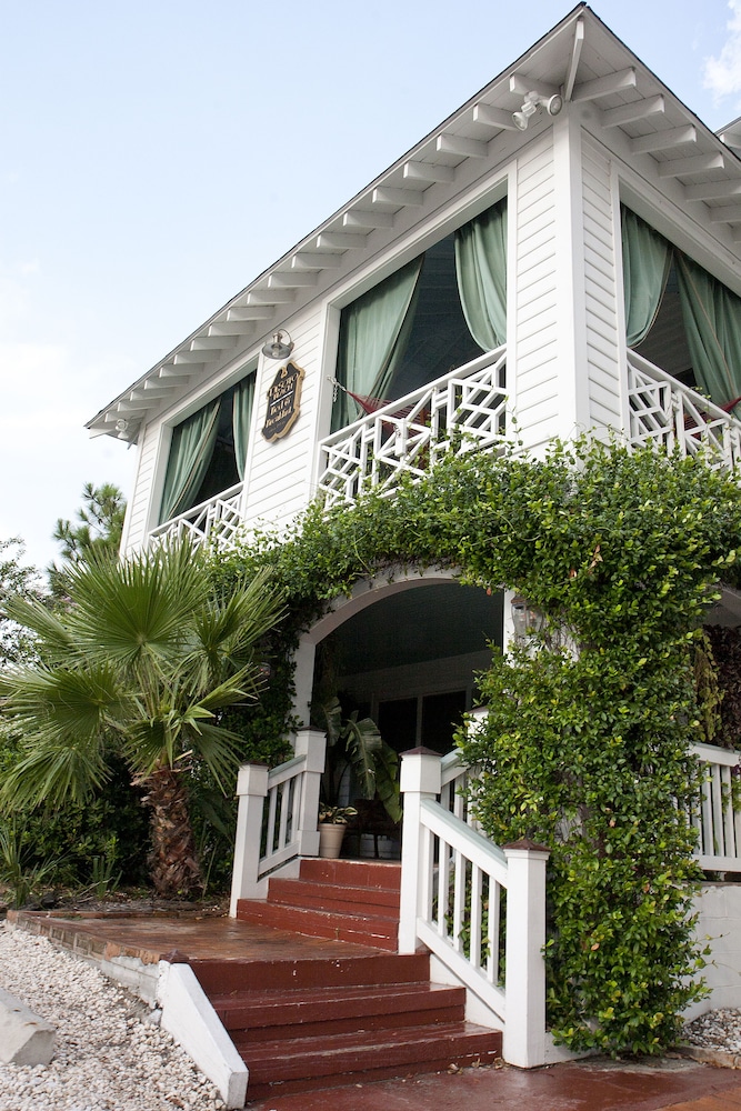 Desoto Beach Bed & Breakfast