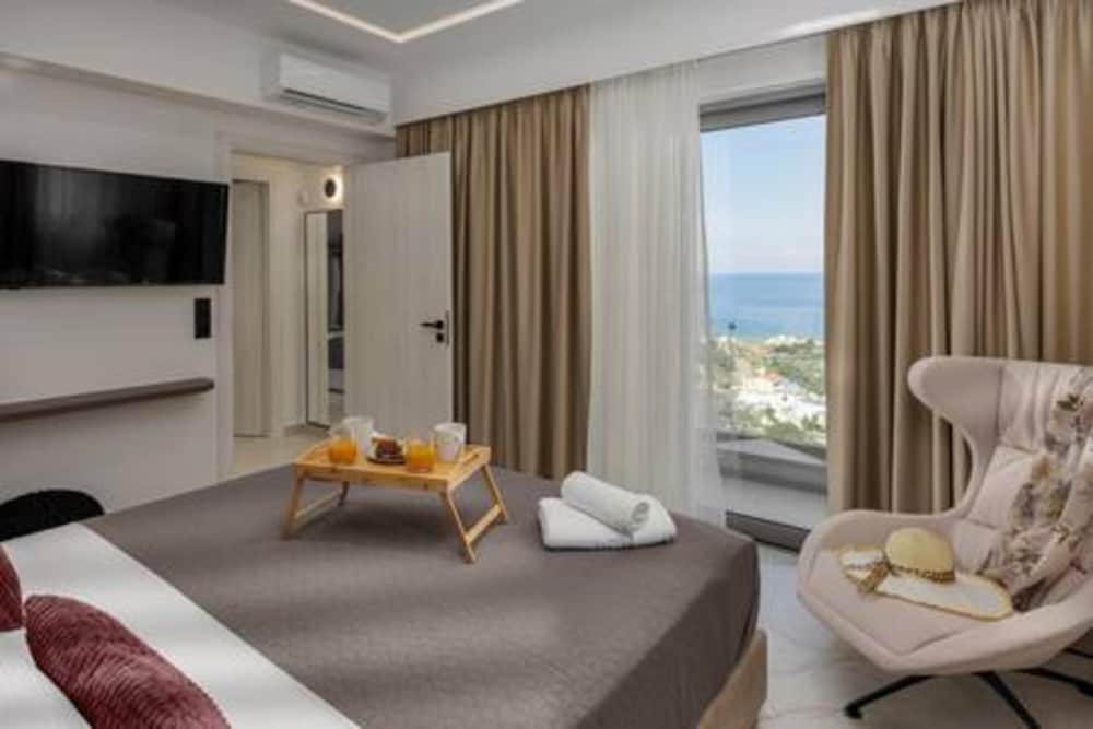 Sunny Drops Villa White by Estia
