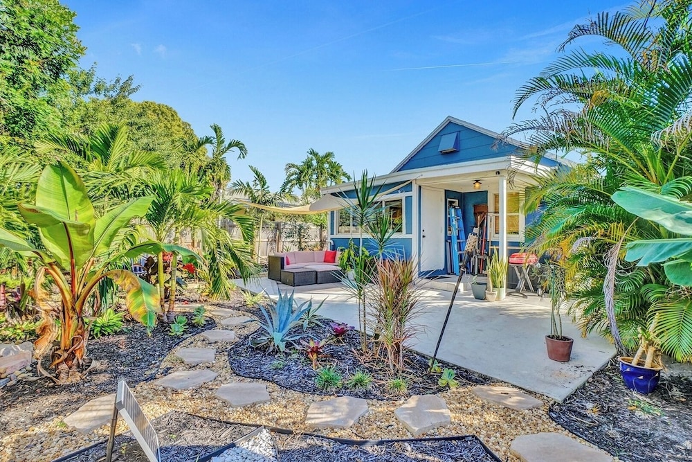 Zen 2br, 7 Min From Beach & Airport, Save Now!