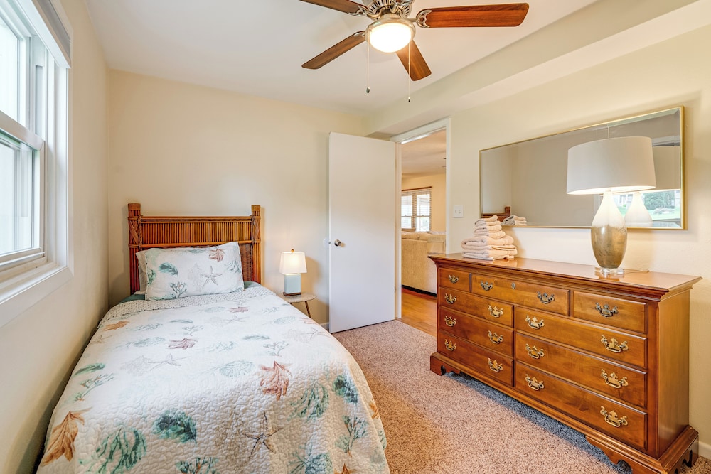 Powers Lake Gem: Peek-a-boo Views & Beach Access