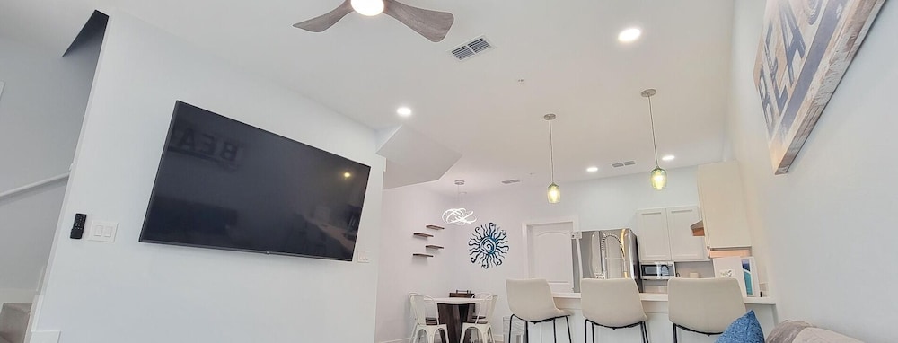 Villas De Laguna 2 3 Bedroom Townhouse