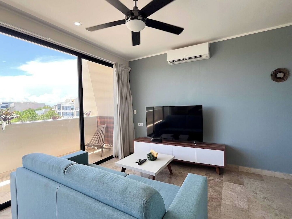 Spacious Penthouse at Viva Residences